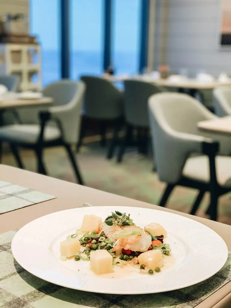 Hanseatic Restaurant on Hapag-Lloyd Hanseatic Expedition Cruise Ship
