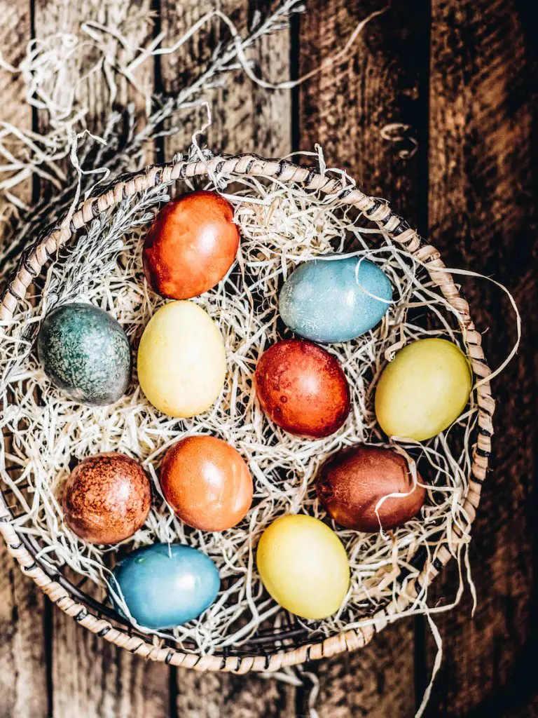 Things to do on Easter: Decorate Easter Eggs