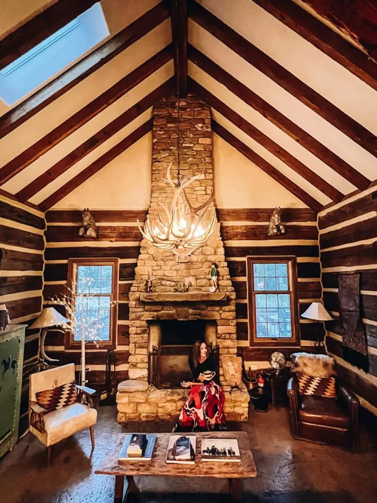 Canyon of the Anciets Guest Ranch Interior