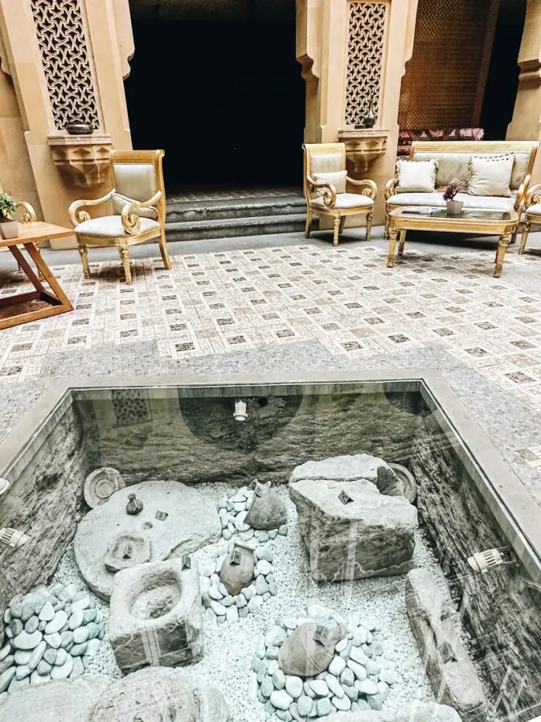 Shah Palace Hotel Underground