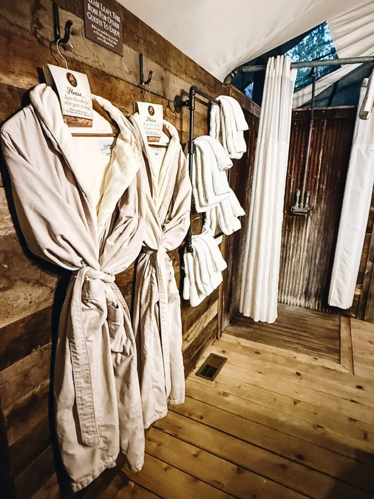 Camp Long Creek Glamping Bath