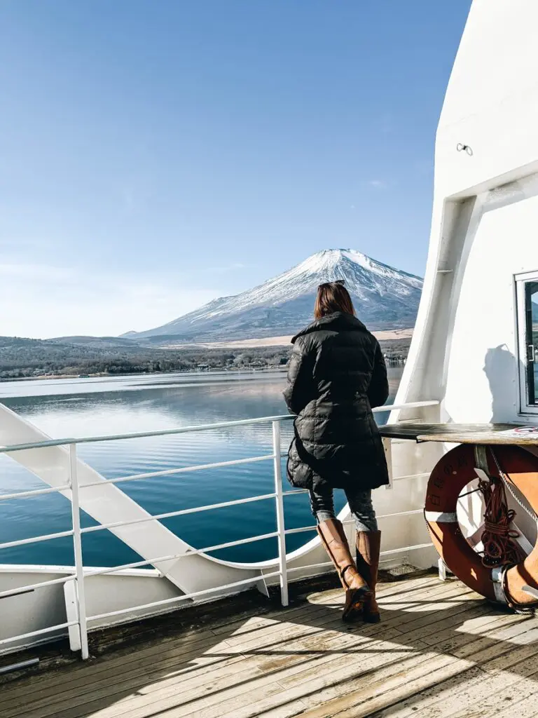 Lake Yamanaka Annette 