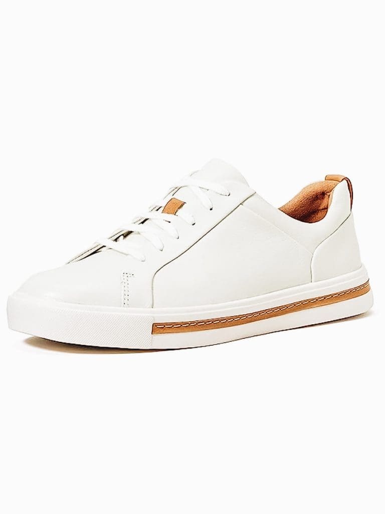 25 Best Walking Shoes to Wear in Italy Spring to Summer