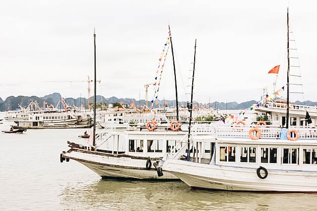 halong bay cruise junk boat