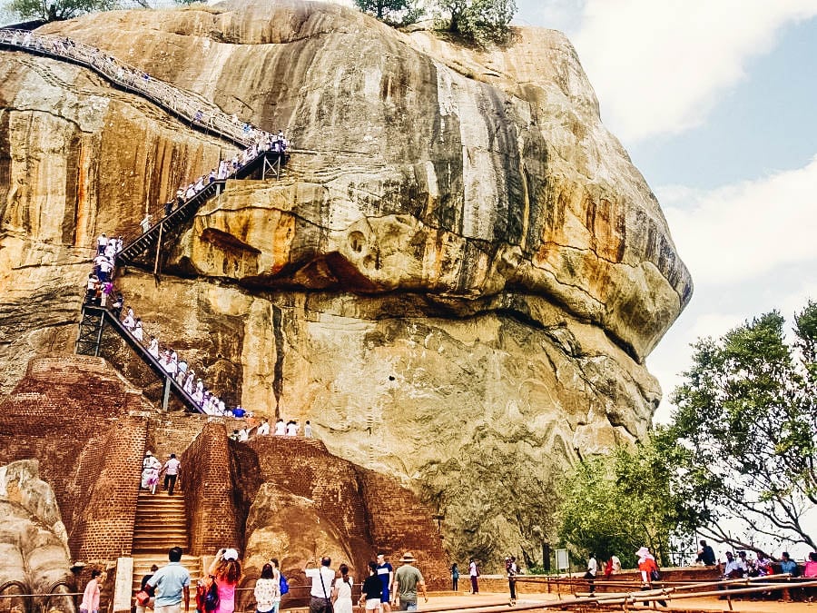 sigiriya tourist attractions essay