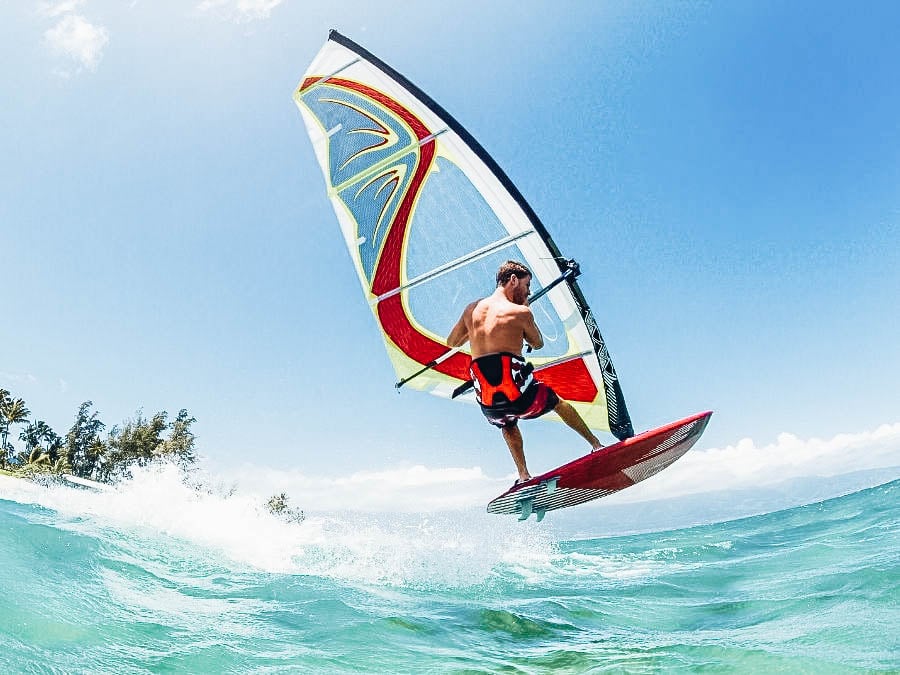 Go Kite Surfing/ Windsurfing